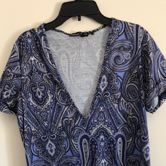 NWT short dress with deep v - Picture 4 of 4